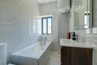 Cozy 2BR Sliema Getaway by the Water - Sliema - 3