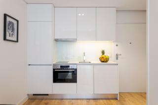HostWise – Studio w/ Terrace, Pool & Gym by Dragão - Oporto - 7