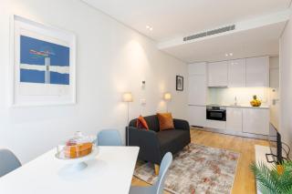 HostWise – Studio w/ Terrace, Pool & Gym by Dragão - Oporto - 1