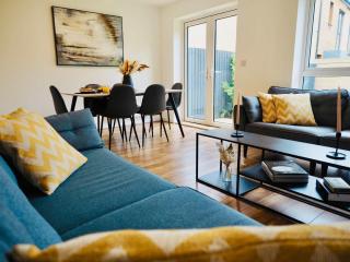 Modern & Stylish 3 Bedoom Home in Taunton - 4