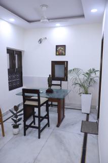 divine India Service Apartment 1Bhk,L-36B,Saket - Nova Deli - 9