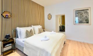 Urban Alley Apartment - 0