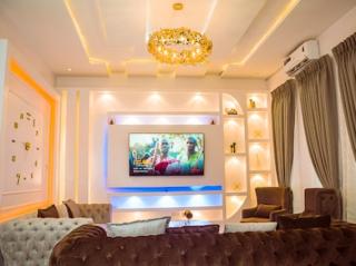 Lekki 3 Bedrooms Furnished Home Ensuite Stylish & Comfortable - Lekki - 0