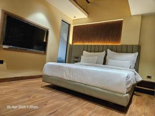 The Grand Suncity Hotel & Resorts - Bhopal - 1