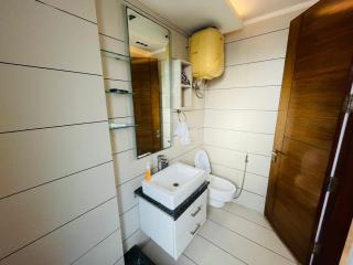 Divine India Service Apartment 4Bhk D-163 Saket - 5