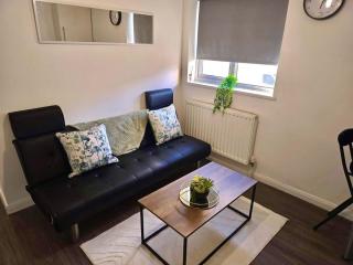 Corby Stay 2BR Work Trips & Family Friendly - Corby - 0