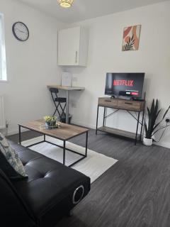 Corby Stay 2BR Work Trips & Family Friendly - Corby - 9