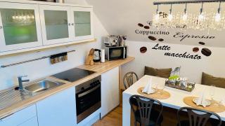 VILLA SUNSHINE AM SEE SUNSHINE SUITE mit KAMIN GARTEN und BALKON - - 3