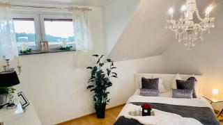 VILLA SUNSHINE AM SEE SUNSHINE SUITE mit KAMIN GARTEN und BALKON - - 1