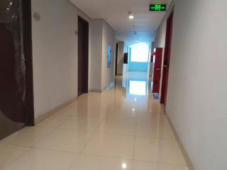 ROKET ROOM Majestic By Reccoma - Anggris - 2
