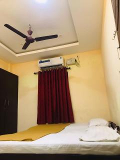 Crown palace tourist home - Ernakulam - 7