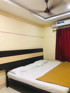 Crown palace tourist home - Ernakulam - 5
