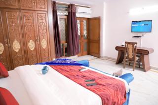 Divine India Service Apartment,2Bhk, D-198,SAKET - 8