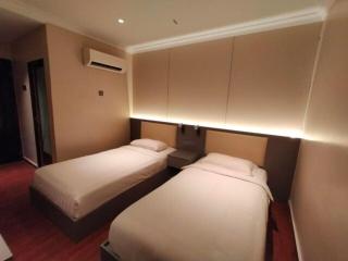 Hotel O GHC Near Penang Street Art Formerly Queen City Hotel - George Town - 5