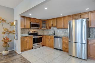 Beachfront Oasis in Sunny Isles 4BR, Pool & Tennis - 2