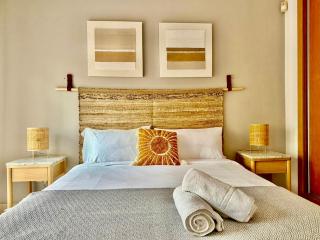 Sunny 2BR Resort Style Apartment New Golden Mile Estepona FREE PARKING WIFI & AIRCON - Estepona - 7