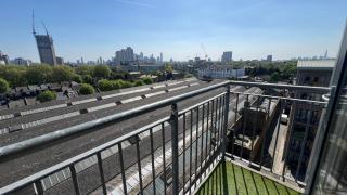 Sunset Heights Bright 2BR with City Views and Free Parking - London - 7