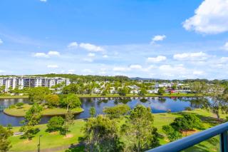 Alex Heads Beachfront Suites - Alexandra Headland - 6