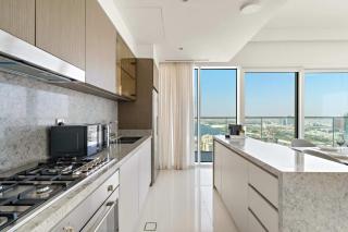 Spectacular 3BR Penthouse with best views of Palm - 6