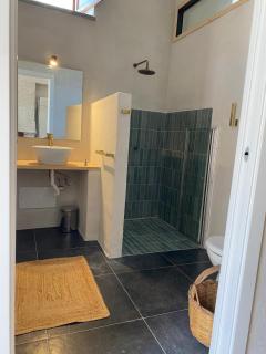 Spacious Studio, lake view and bath - 1