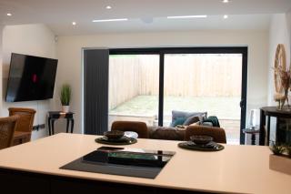 Bv Luxury 3 Bedroom Townhouse At Bed Cliff Oaks - Leeds - 9