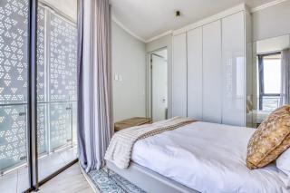 Luxurious living Waterfall - 4