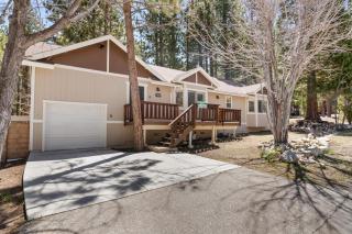 Hummingbird Corner Pet Friendly Great Location Jacuzzi - Big Bear Lake - 2