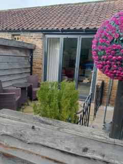 Larch Cottage Ruston with hot tub, dogs go free - 8