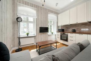 Stylish Apartment in Wrocław Near the Railway Station by Noclegi Renters - Wrocław - 0