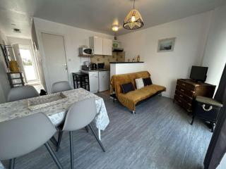 Appartement 2 pièces avec balcon, proche plage - FR-1-224B-563 - LʼHerbaudière - 0