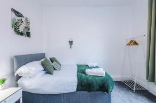 Discounted Month Deal Contractor Parking Wi-Fi Sleeps 8 - 1