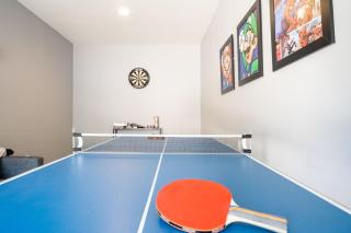Walk to Ventura Boulevard Pool & HotTub with PingPong & BBQ - 3