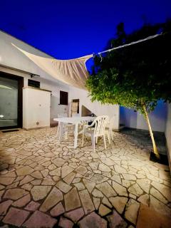 Mameli Holiday House - 9