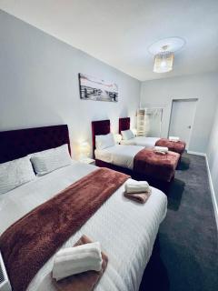 Elite Apt nr Strood stn, High street, Medway, Rochester Castle & Cathedral - 8
