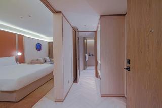 Orange Crystal Hotel, Nanjing Road Pedestrian Street, The Bund, Shanghai - 4