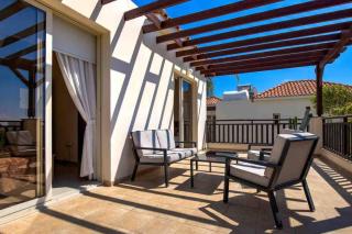 Coral Bay Villa - Sleeps 6 - Pool - Parking - Peyia - 1