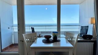 1-78, Seeseite, Haus Metropol, 4 Etage - 8