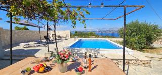 Stone House with Pool, Set in Idillic Countryside - Villa Mir - Postira - 9