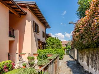 Apartment Flower Garden by Interhome - Carriola - 9
