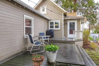 Adorable Old Town Gem~Work, family & pet-friendly - Medford - 0