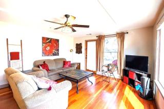 Adorable Old Town Gem~Work, family & pet-friendly - Medford - 9