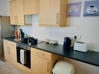 Ideal 2 bed pay-as-you-stay home in Widnes sleep 5 - 1