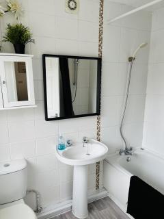 Ideal 2 bed pay-as-you-stay home in Widnes sleep 5 - 3