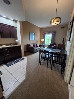 2 Queen Suite Near Disney SeaWorld - Orlando - 1