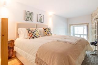 Cozy Mezzanine Hideaway w AC by LovelyStay - Porto - 6