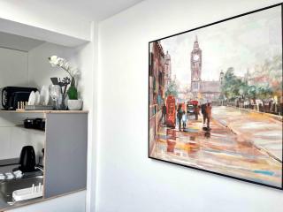Comfy Apartment - 12 Mins from Gatwick - 4