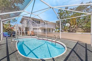 140 Barefoot Bungalow: 4BR/2BA w/ Heated Pool! - Fort Myers Beach - 9