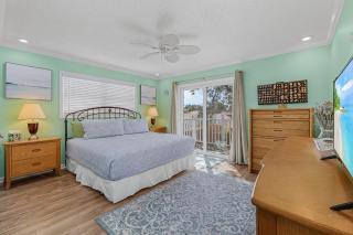 140 Barefoot Bungalow: 4BR/2BA w/ Heated Pool! - Fort Myers Beach - 5