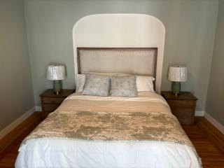 Serene Kerrisdale Retreat, Private Room with Shared Amenities - Vancouver - 0
