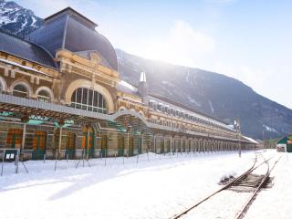 Apartamentos Canfranc Pueblo 3000 - Canfranc - 2